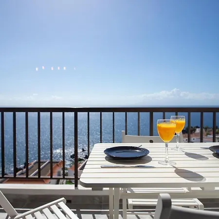 Black * Puerto de Santiago (Tenerife)