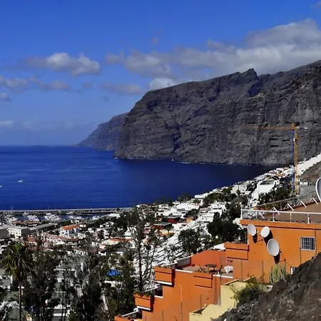 Apartament Black Puerto de Santiago (Tenerife)