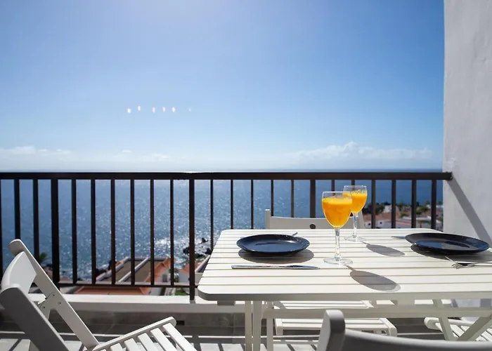 Black * Puerto de Santiago (Tenerife)