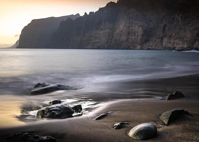 Black * Puerto de Santiago (Tenerife)